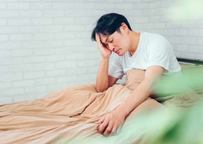 EDに悩む男性 写真